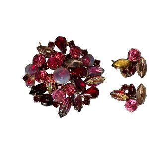 Vintage Juliana Style Brooch Earrings Set w/Red Pink Givre Molded Rhinestones